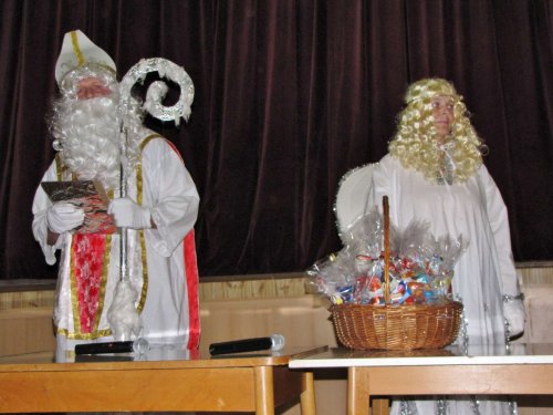 Mikulášské zpívání u stromečku - 3.12.2010